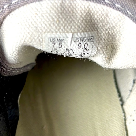 VANS•PATCHWORK PATTERN PRINT•WOMENS 9 - Picture 5 of 6